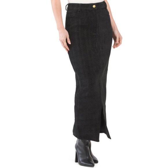 MOON RIVER Black Front Slit Maxi Skirt